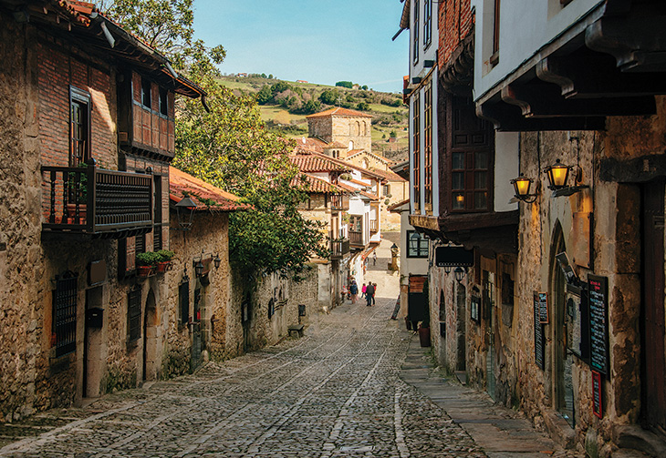 LA CANTABRIE - ST JACQUES DE COMPOSTELLE - SUR LA ROUTE DES PELERINS