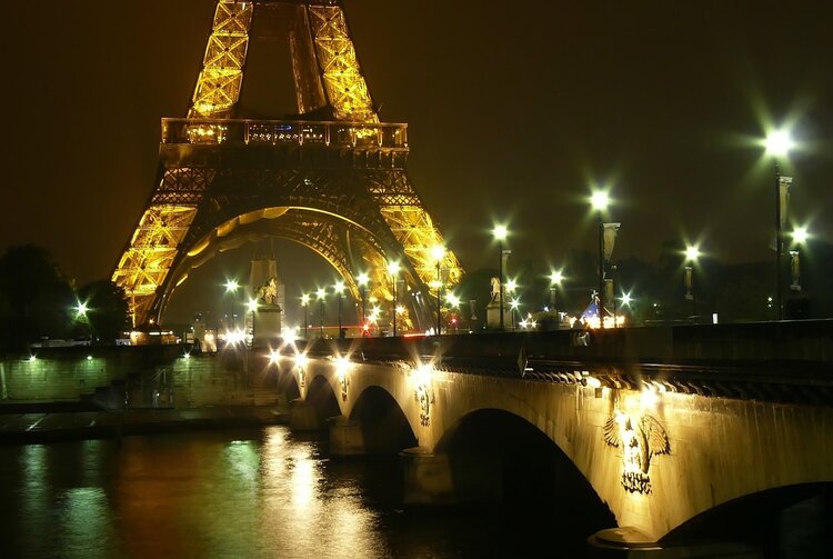 ILLUMINATIONS DE NOËL À PARIS - DEPART GARANTI