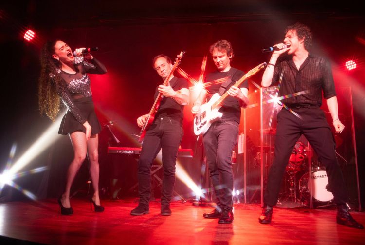 DÉJEUNER SPECTACLE « NOS JOURS HEUREUX » AU CŒUR DE PARIS