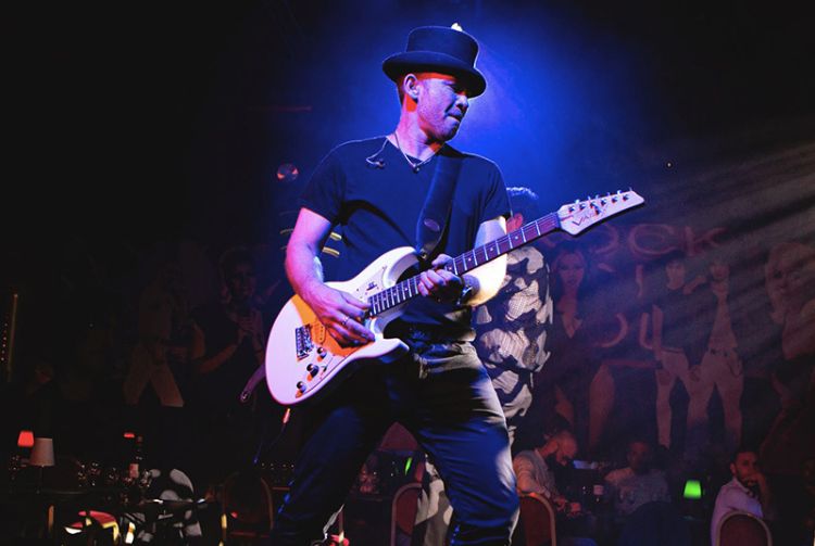 DÉJEUNER SPECTACLE « NOS JOURS HEUREUX » AU CŒUR DE PARIS