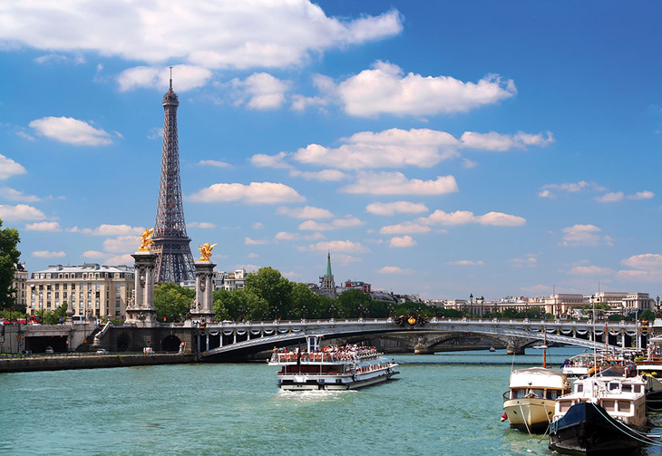 PARIS JOURNEE LIBRE ou EXPO LES 100 ANS DU MAGAZINE VOGUE 
