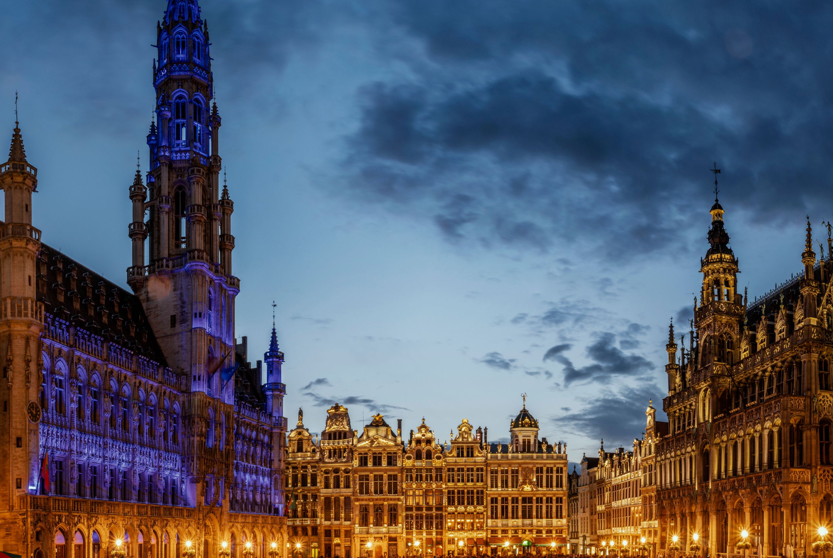 BRUXELLES :  MARCHÉ DE NOËL - PLAISIRS D’HIVER