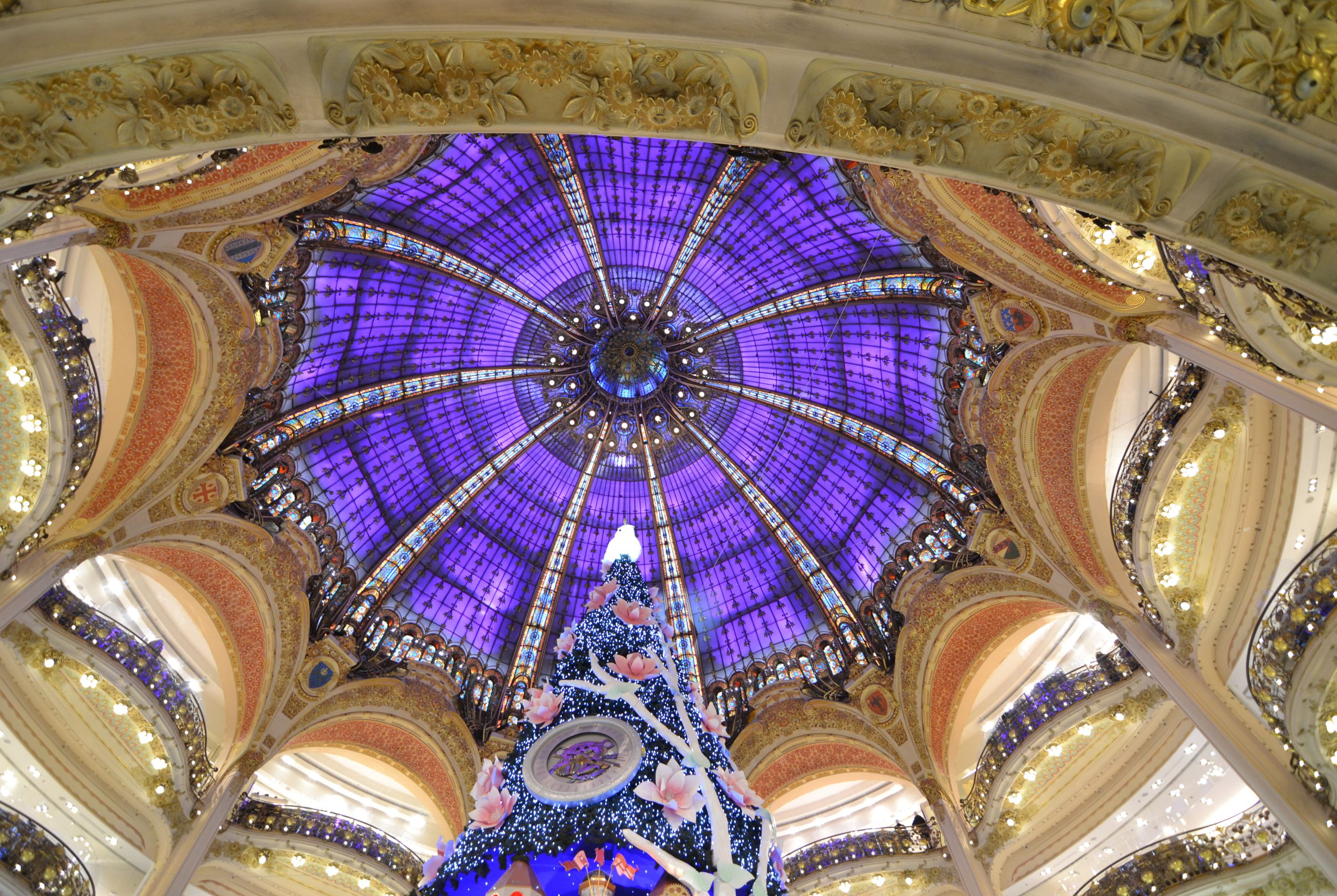 PARIS : MARCHÉS DE NOËL ET ILLUMINATIONS