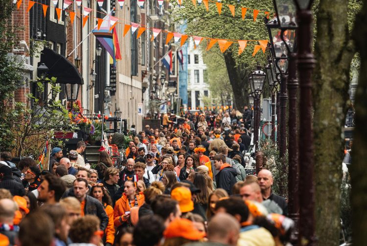 AMSTERDAM FÊTE DU ROI