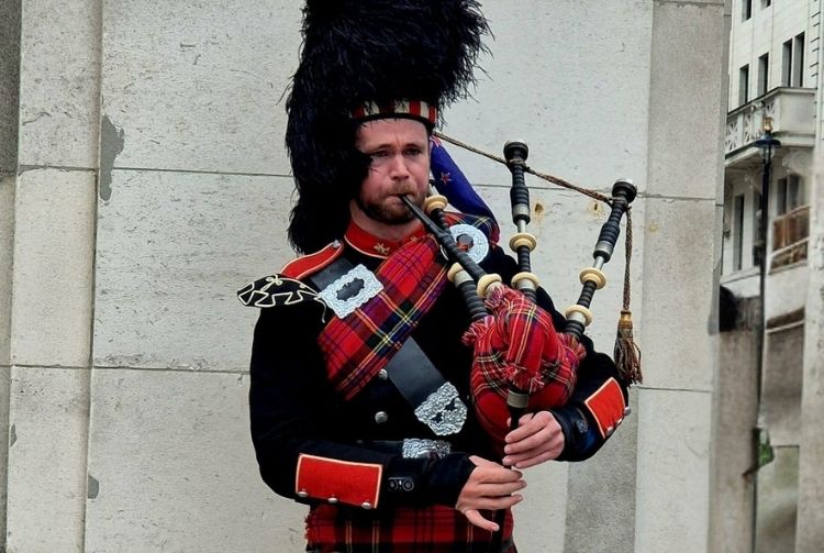 LONDRES CROISIÈRE SUR LA TAMISE ET MUSÈE TUSSAUDS