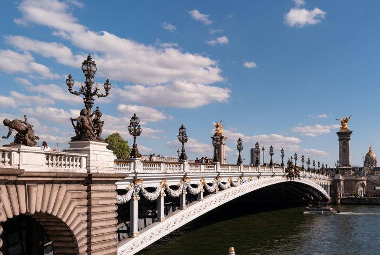 MUSÉE GRÉVIN ET BATEAUX PARISIENS