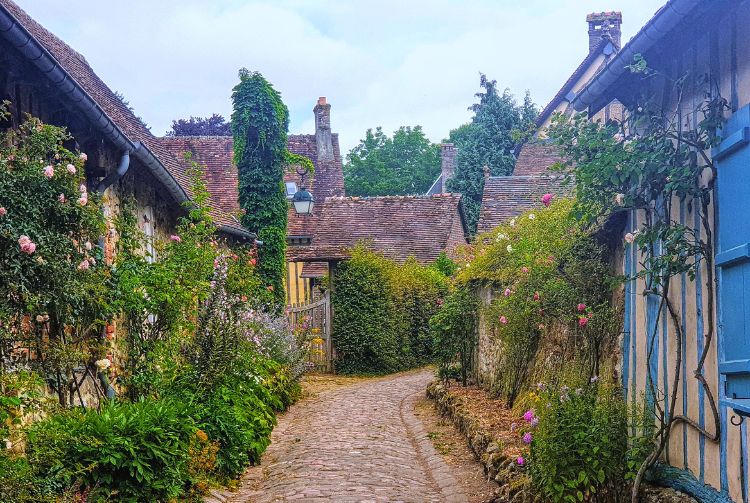 FÊTE DE LA ROSE À GERBEROY