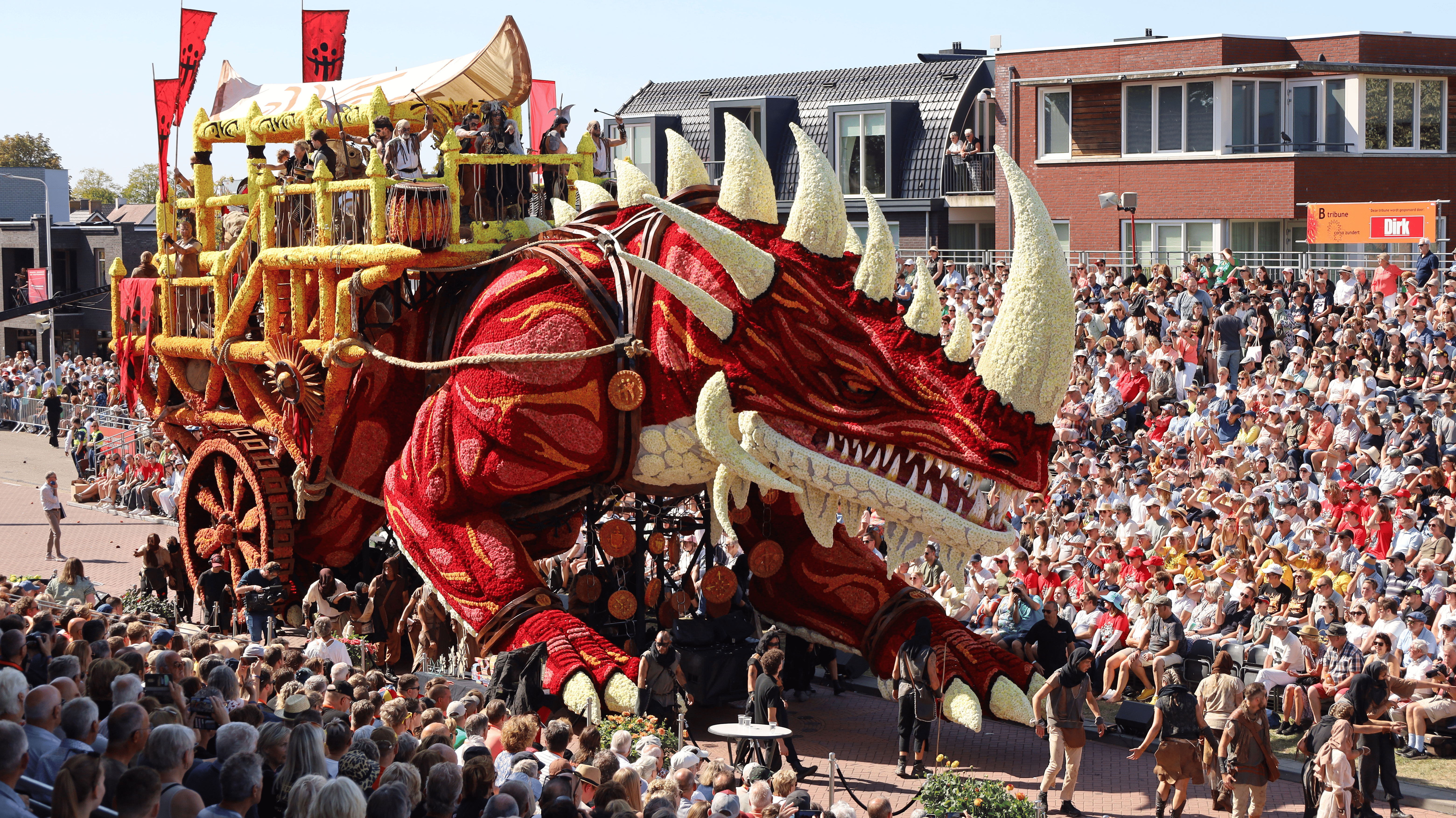 CORSO ZUNDERT : LE PLUS GRAND DEFILE DE FLEURS DU MONDE