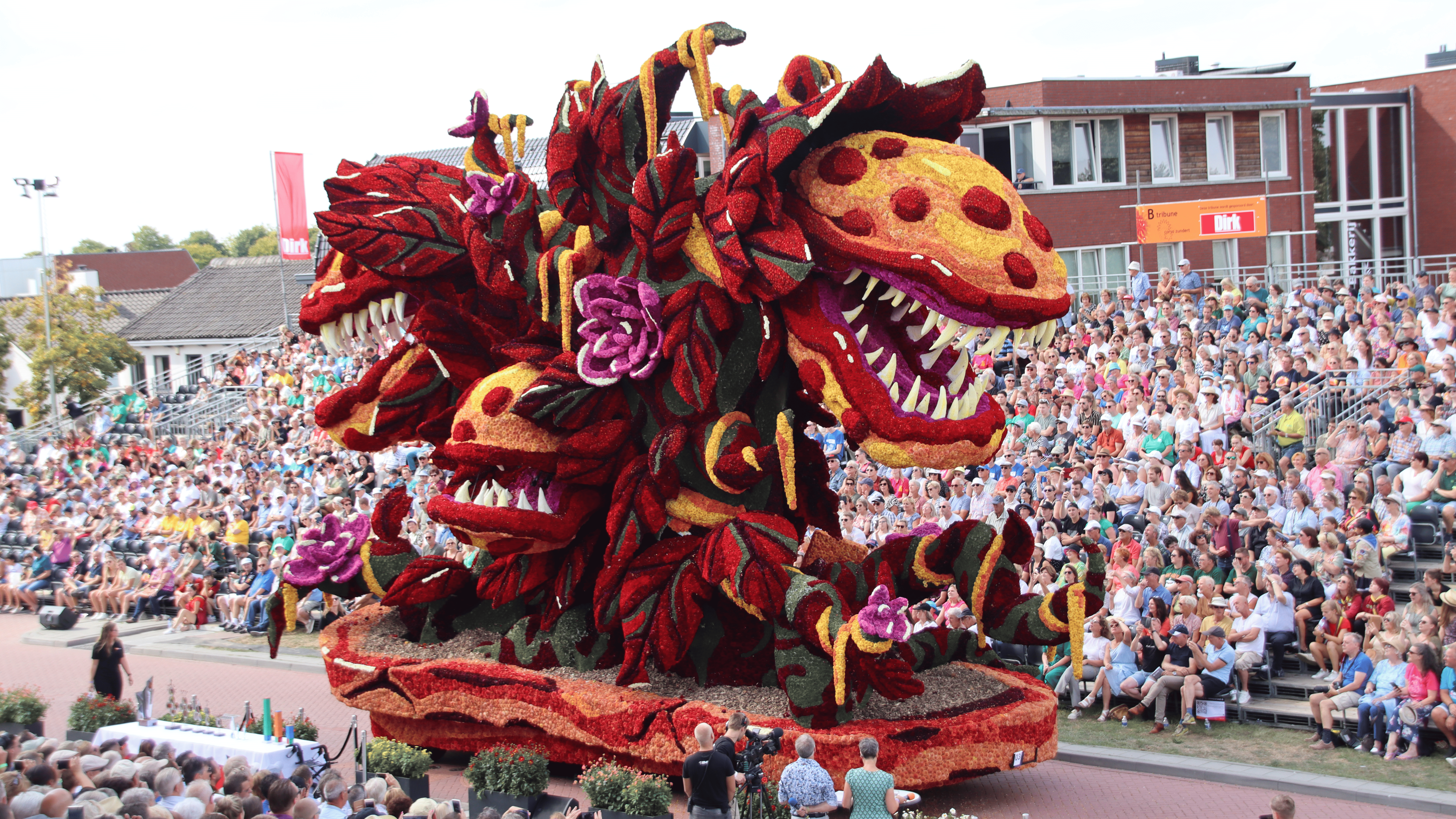 CORSO ZUNDERT : LE PLUS GRAND DEFILE DE FLEURS DU MONDE