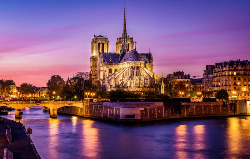 PARIS : MARCHES DE NOEL ET ILLUMINATIONS