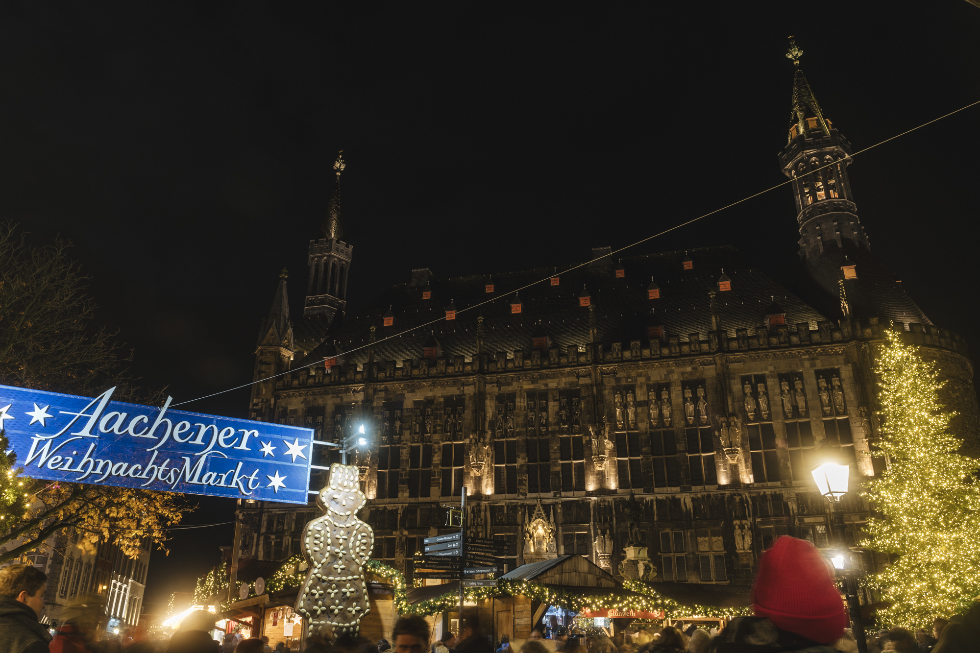 AIX LA CHAPELLE : LA CITE IMPERIALE SOUS LES LUMIERES DE NOEL