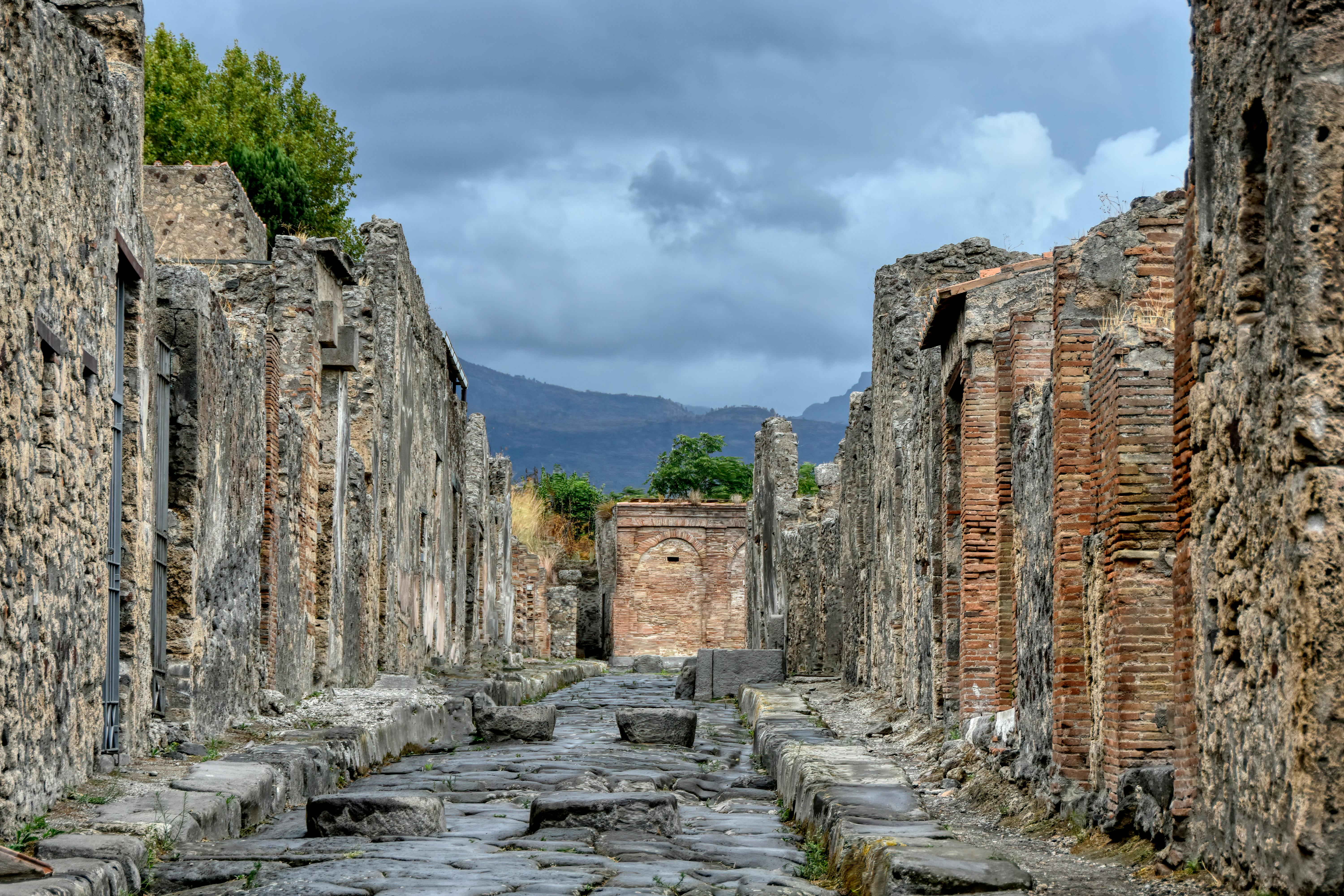 NAPLES, CAPRI, POMPEI & COTE AMALFITAINE (AERIEN)